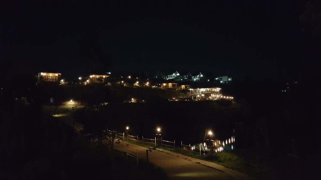 Tarahill Khao Kho Hotel Bagian luar foto